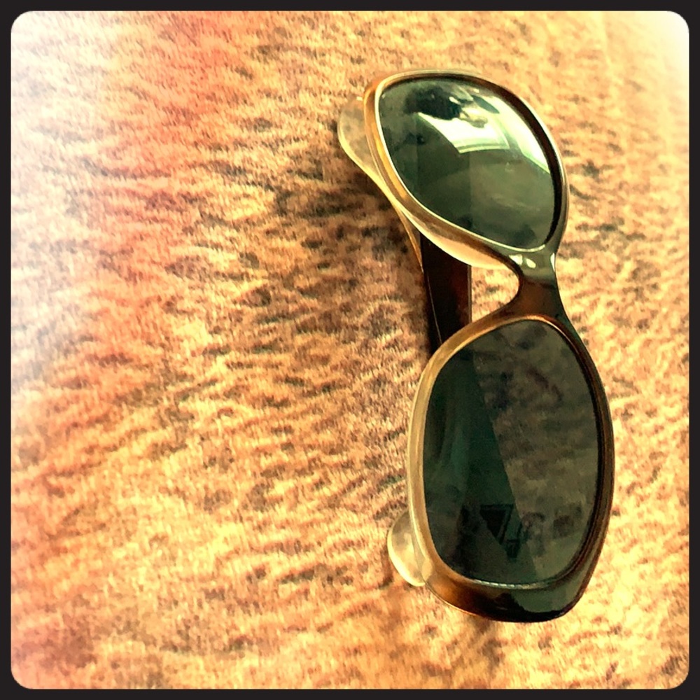 Women’s Sunglasses.